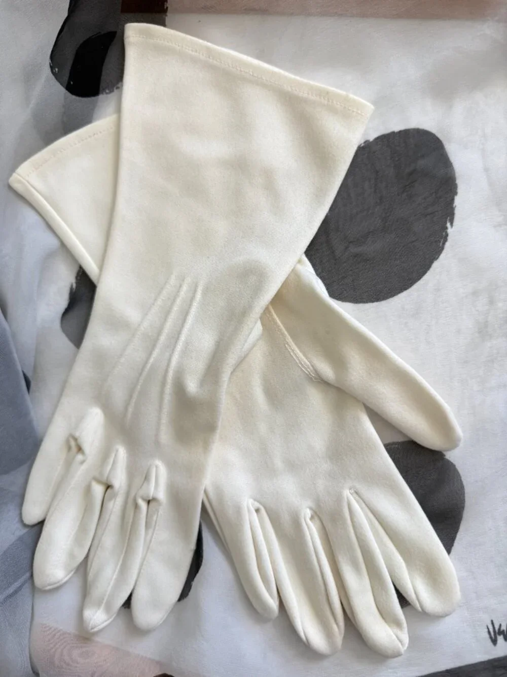 FOWNES Gloves White Nylon Arm-Long 16